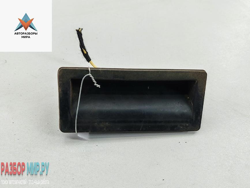 ручка крышки багажника Volkswagen Tiguan 1 поколение 2008, белый, внедорожник 5 дв., 5N0827335B - фото №1