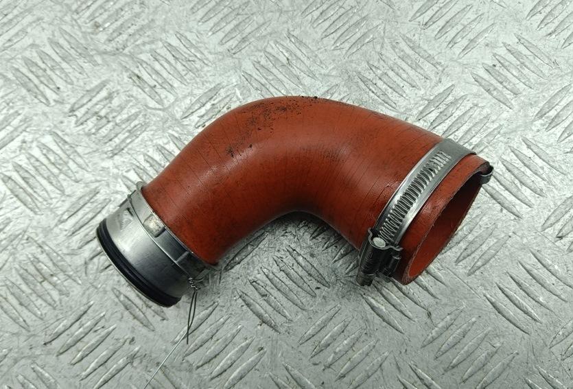 патрубок турбины Volkswagen Passat B6 2005, 2.0 л., дизель