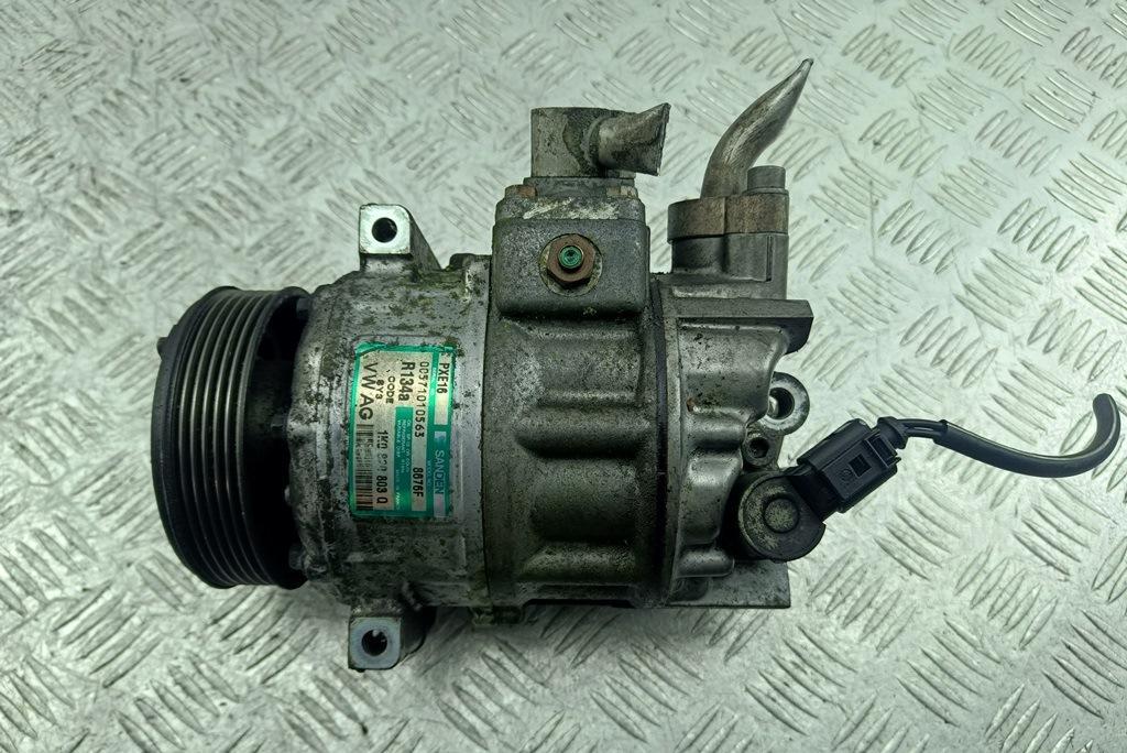 компрессор кондиционера Volkswagen Passat B6 2005, 2.0 л., дизель, 1K0820803Q - фото №1