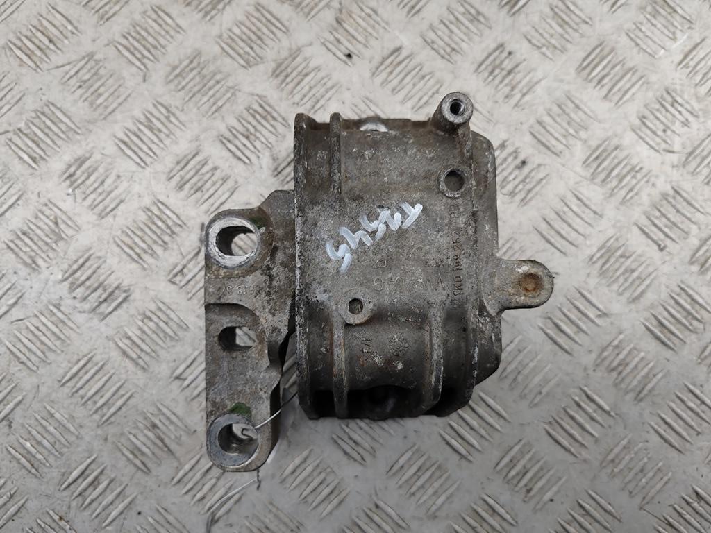 подушка крепления двигателя Volkswagen Touran 1 поколение 2004, 2.0 л., дизель, МКПП, синий, минивэн, 1K0199262BB - фото №1