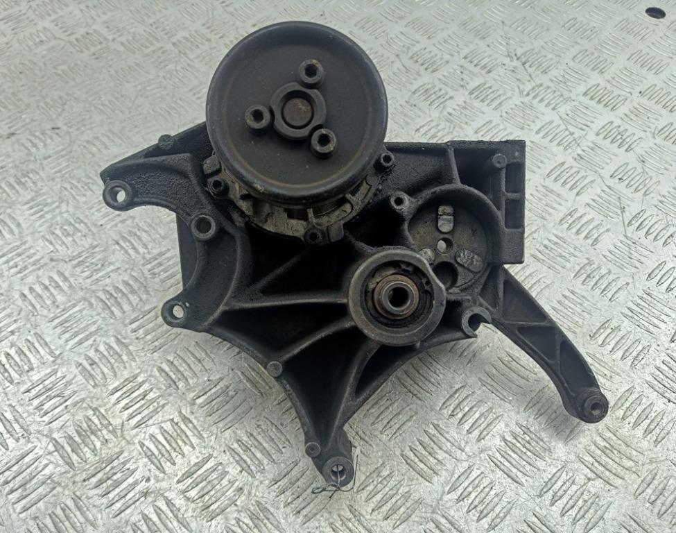кронштейн генератора Volkswagen Passat B5 1998, 1.9 л., дизель, МКПП, зелёный, универсал, 028903143AF