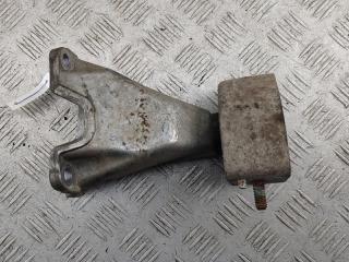 кронштейн КПП Volkswagen Passat B5 1998, 1.6 л., бензин, МКПП, чёрный, универсал, 8D0399113AB