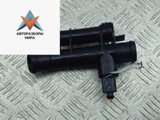 фланец (тройник) системы охлаждения Volkswagen Tiguan 1 поколение 2008, 1.4 л., бензин, МКПП, белый, внедорожник 5 дв., 5N0121070K
