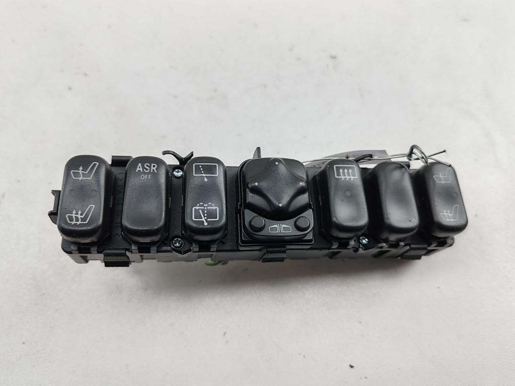 джойстик регулировки зеркал Mercedes-Benz Vaneo W414 2002, 1.7 л., дизель, МКПП, чёрный, минивэн, 1688203810 - фото №1