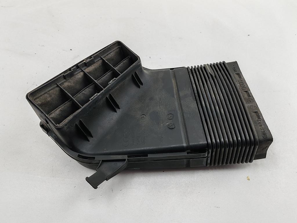 воздуховод Audi A4 B6 2003, 2.5 л., дизель, МКПП, серый, универсал, 8E0129617D