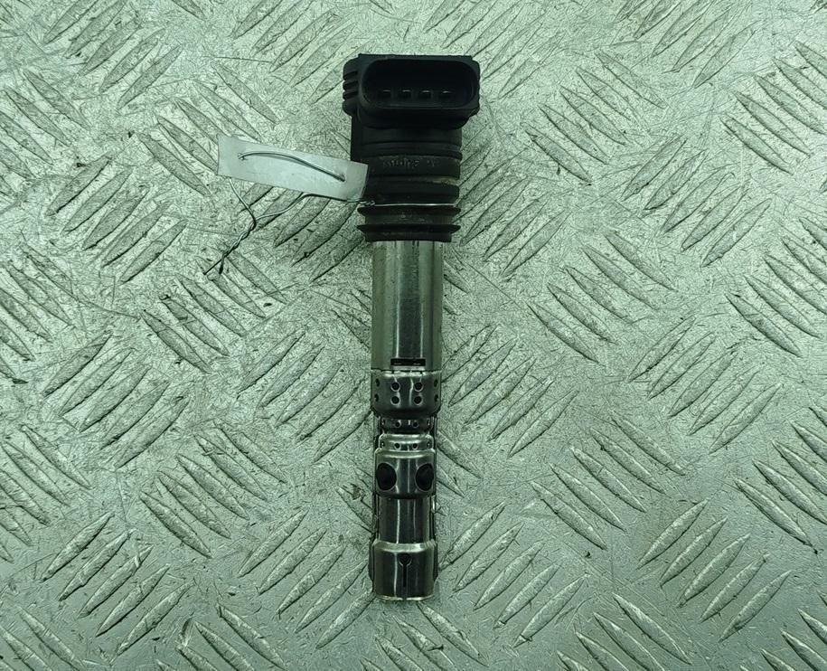 катушка зажигания Audi A4 B7 2006, 1.8 л., Ti, бензин, МКПП, серый, универсал, 06A905115D