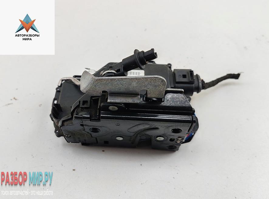замок двери передней правой Audi A6 4B/C5 2000, 2.8 л., бензин, АКПП, серый, седан - фото №1