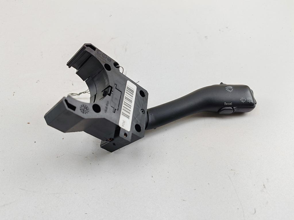 переключатель дворников Audi A6 C5 1999, 2.4 л., бензин, АКПП, зелёный, универсал, 4B0953503H