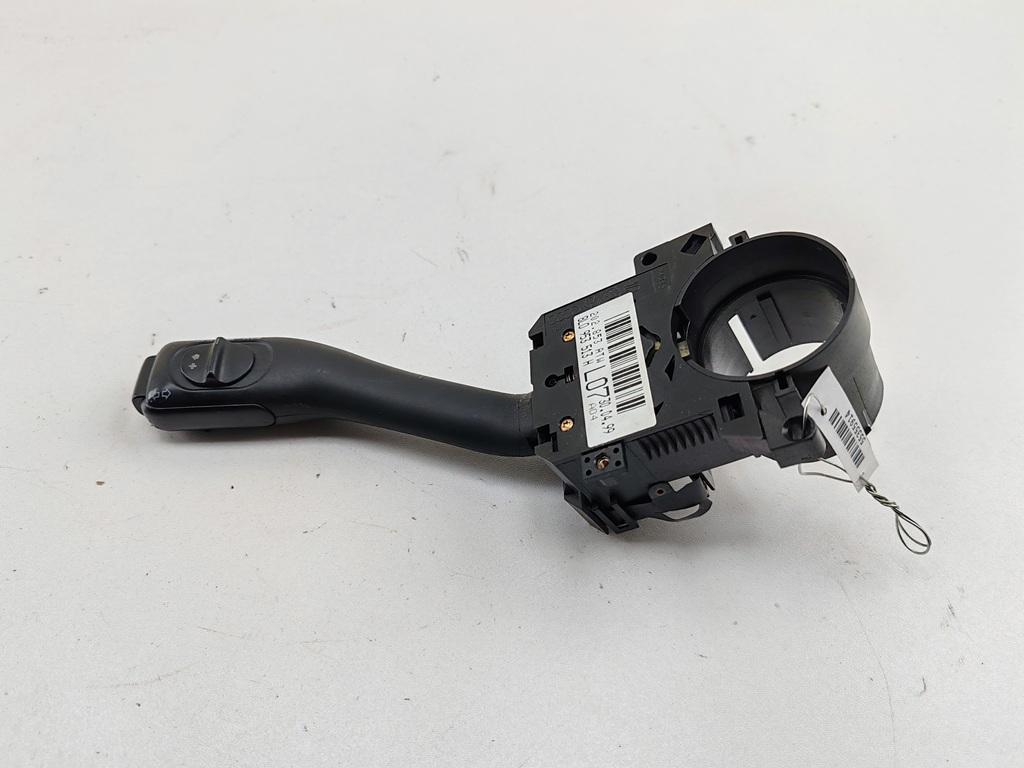 переключатель поворотов Audi A6 C5 1999, 2.4 л., бензин, АКПП, зелёный, универсал, 8L0953513H