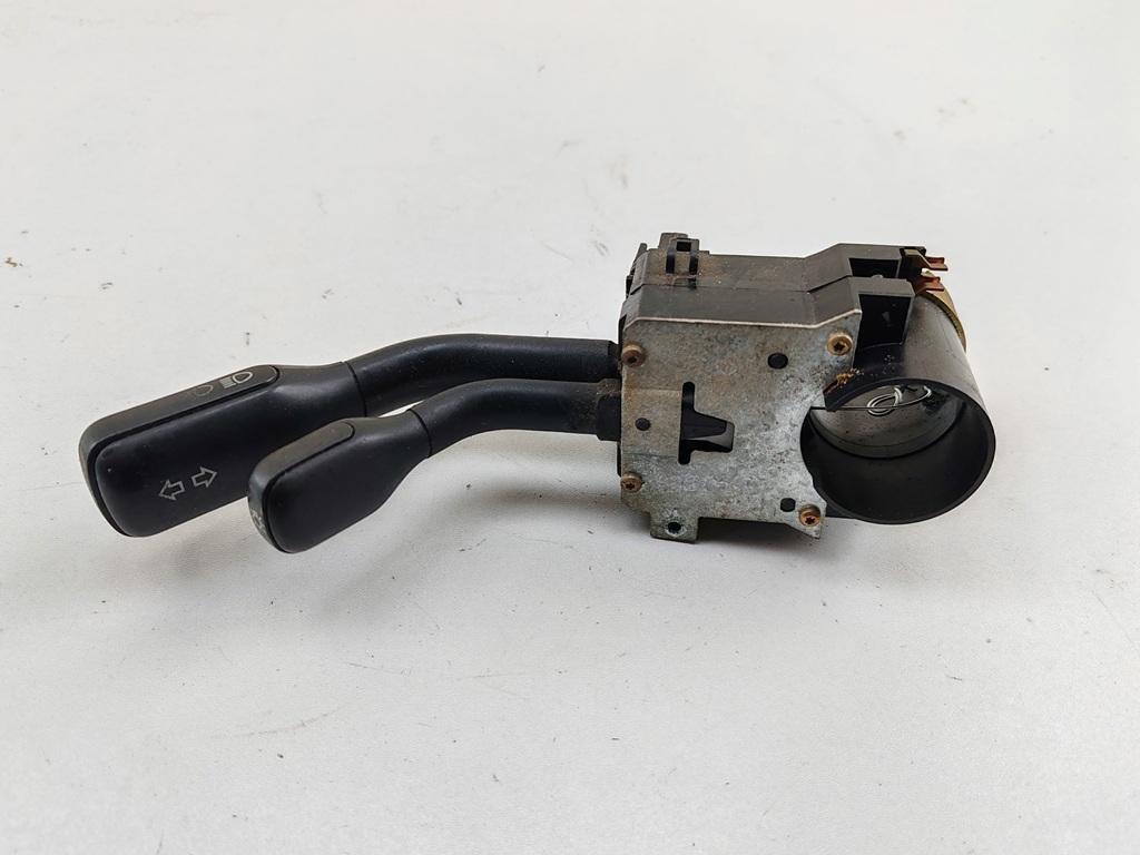 переключатель поворотов Audi 80 B4 1991, 2.0 л., бензин, МКПП, серый, седан