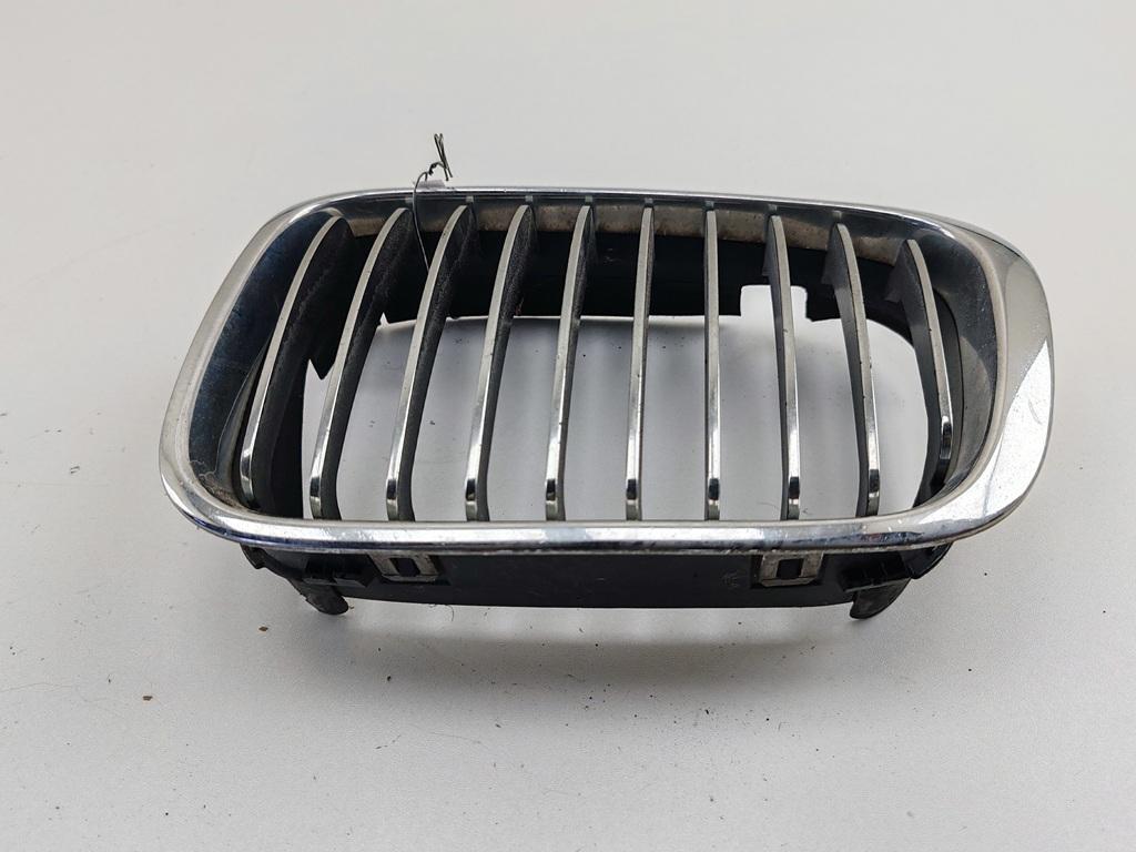 решетка радиатора BMW 3 E46 2000, чёрный, универсал, 8159623