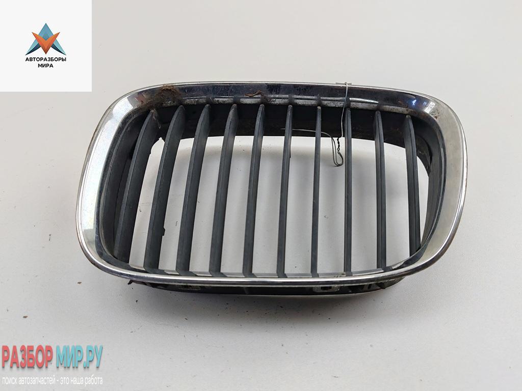 решетка радиатора BMW 5 серия E39 1999, серый, универсал, 8159313 - фото №1