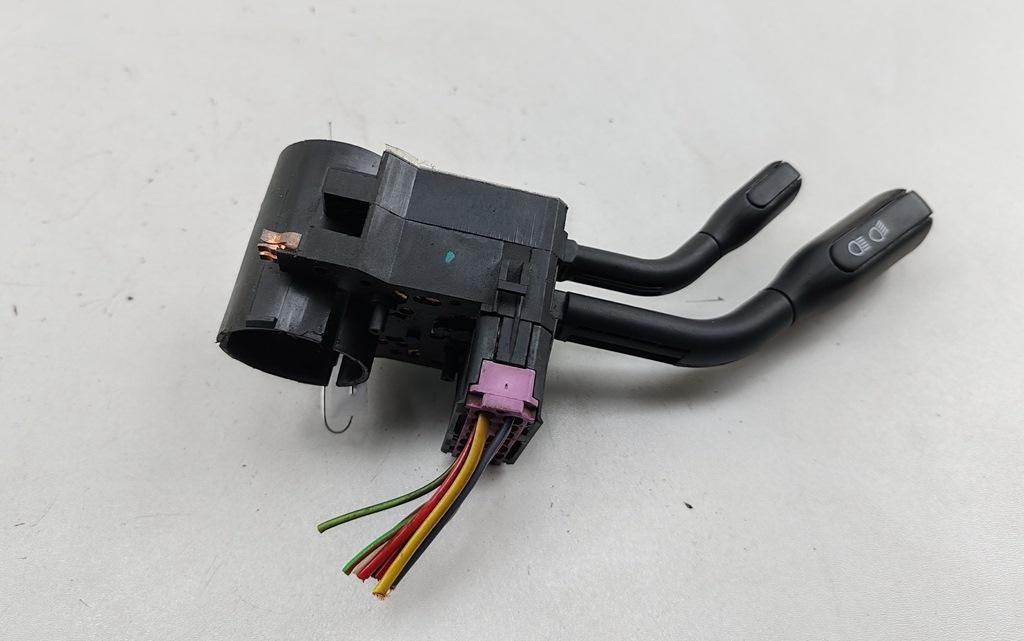 переключатель поворотов Audi 100 C3 1989, 2.3 л., бензин, МКПП, серый, универсал