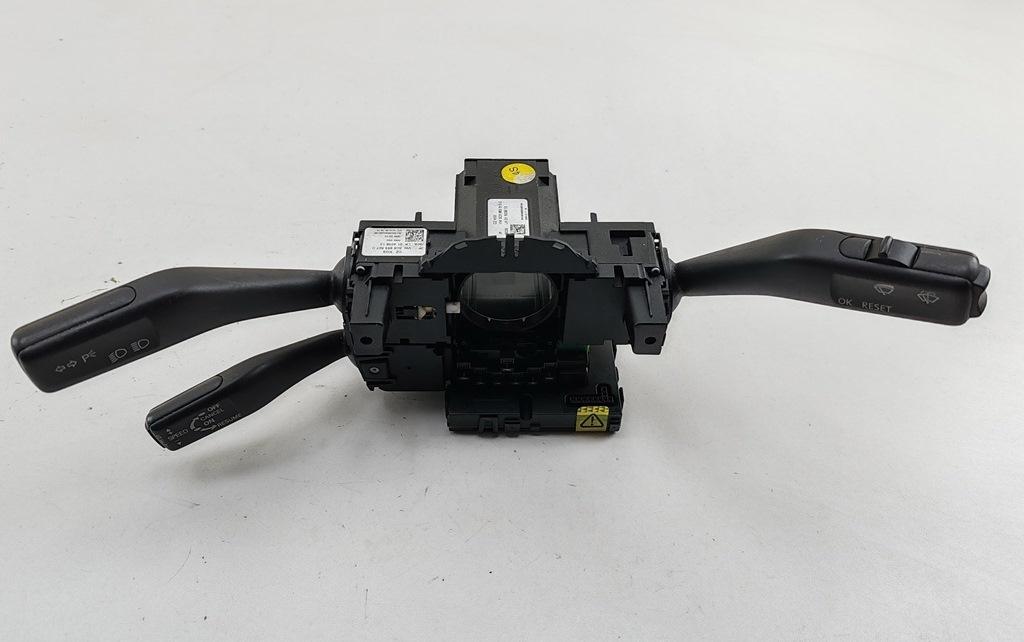 переключатель подрулевой Volkswagen Passat B6 2006, 2.0 л., бензин, МКПП, серый, седан, 3C5953513C