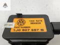 датчик ускорения Volkswagen Golf 4 поколение 2000, 1.9 л., дизель, МКПП, синий, хетчбэк 3 дв., 1J0907657B - фото №2