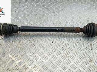 полуось передняя правая (приводной вал, ШРУС) Volkswagen Caddy 3 поколение 2008, 1.9 л., дизель, МКПП, серый, фургон, 2K0407272E
