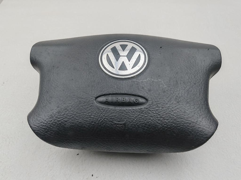 подушка безопасности водителя Volkswagen Golf-4 2003, 1.4 л., бензин, МКПП, синий, хетчбэк 3 дв., 3B0880201BM