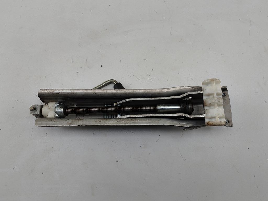 домкрат Audi A6 C6 2005, 3.2 л., бензин, АКПП, серый, универсал, 4F0011031