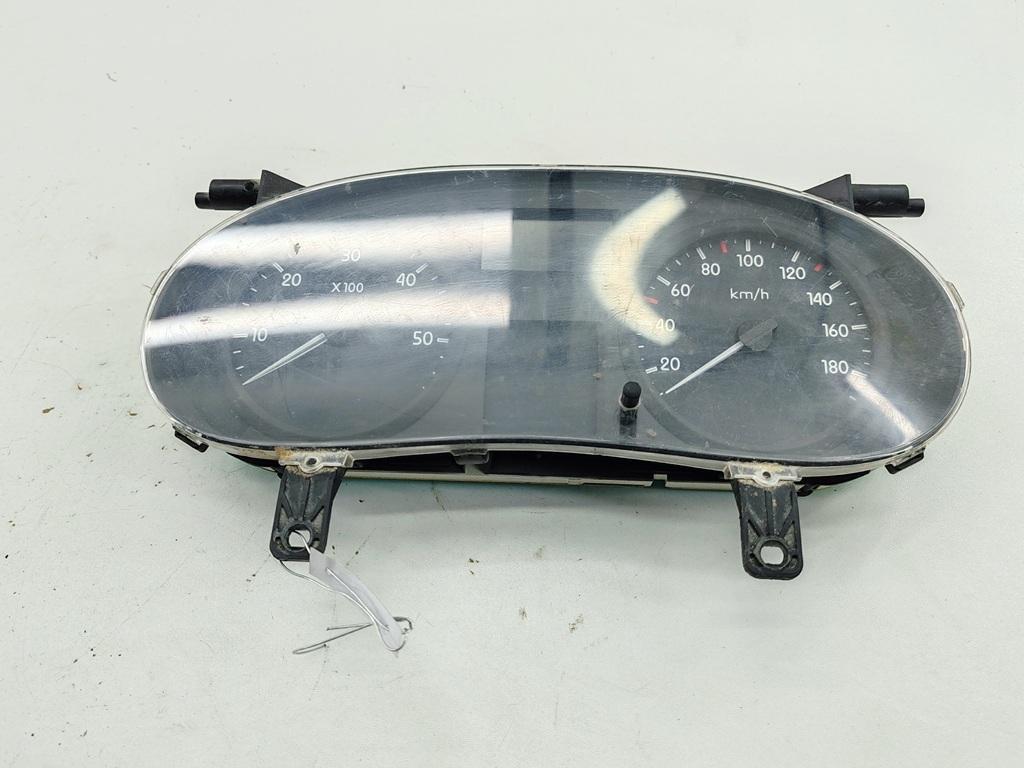приборная панель Renault Master 2009, 2.5 л., дизель, МКПП, белый, микроавтобус, 8200467952