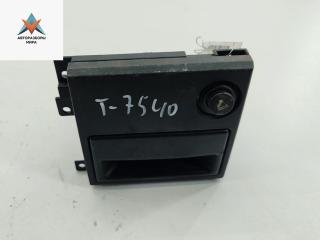 пепельница Volkswagen Transporter T4 1997, 2.4 л., дизель, МКПП, белый, микроавтобус, 7D0857331