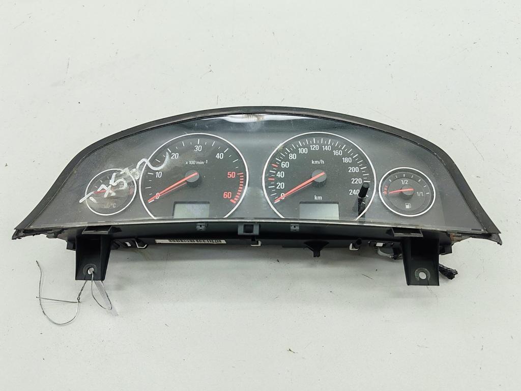 приборная панель Opel Signum 2004, 2.2 л., дизель, АКПП, серый, хетчбэк 5 дв., 13144747WF