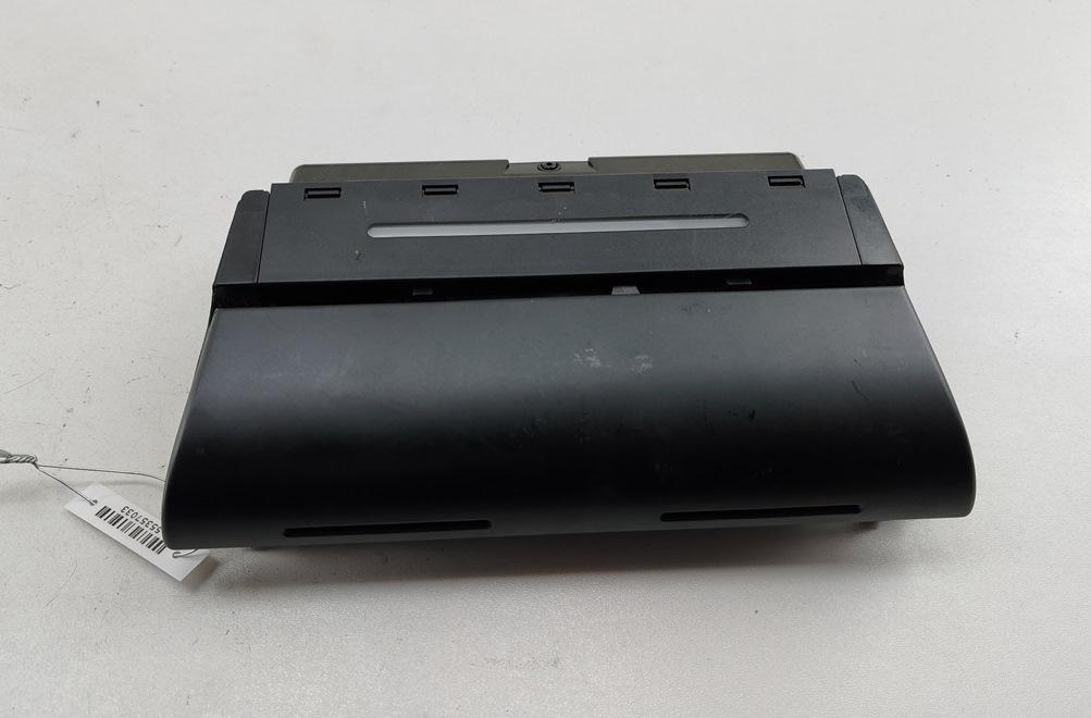 пепельница Audi A4 B5 1999, 1.8 л., бензин, МКПП, зелёный, седан, 8D0857951G