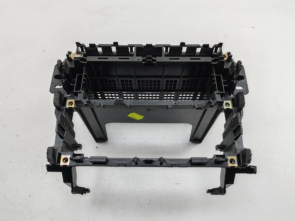 рамка под магнитолу Audi A4 B5 1999, 1.8 л., бензин, МКПП, зелёный, седан, 8D0858005T
