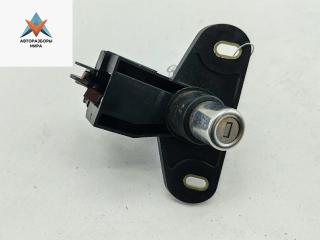 кнопка открытия багажника Opel Vectra B 1998, 1.8 л., бензин, МКПП, красный, седан