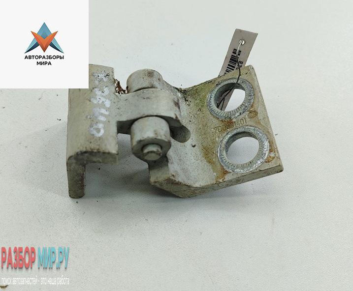 петля двери Volkswagen Transporter T4 1997, белый, микроавтобус, 7D0831401 - фото №1