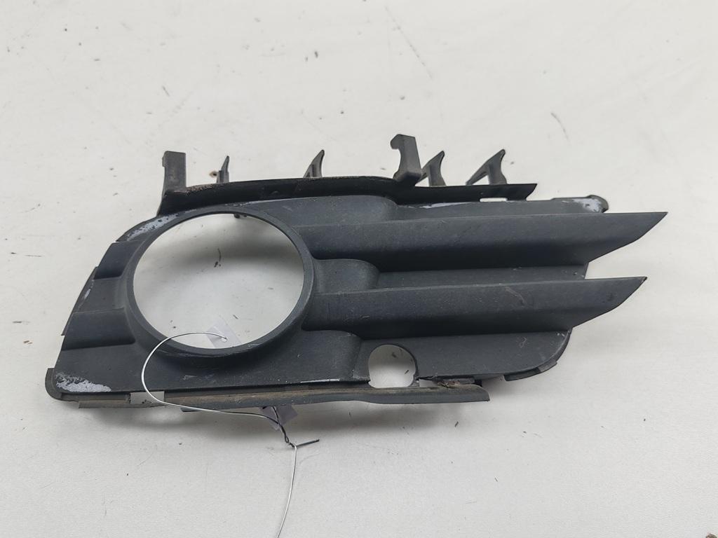 рамка фары противотуманной левой Opel Vectra C 2003, 2.2 л., бензин, МКПП, серый, хетчбэк 5 дв., 13100593 - фото №1