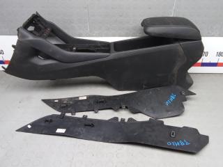 подлокотник Skoda Karoq 1 поколение 2020, 1.0 л., бензин, МКПП, внедорожник 5 дв.