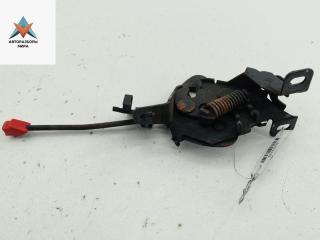замок капота Volkswagen Transporter T4 2000, 2.5 л., дизель, МКПП, белый, микроавтобус