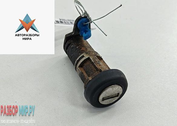 личинка дверного замка IVECO Daily 3 поколение 2004, 2.3 л., дизель, МКПП, белый, микроавтобус - фото №1