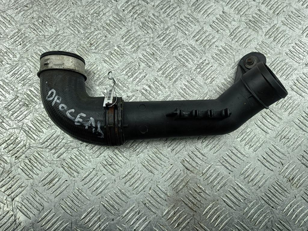 патрубок интеркулера Volkswagen Caddy 2006, 1.9 л., дизель, МКПП, красный, фургон, 3C0145770B