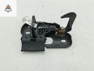 ответная часть (скоба) замка двери Volkswagen Passat B6 2007, 2.0 л., дизель, МКПП, чёрный, универсал, 3C0823480
