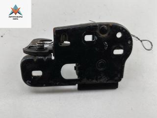замок капота Volkswagen Passat B6 2008, 2.0 л., дизель, АКПП, серый, универсал, 3C0823480