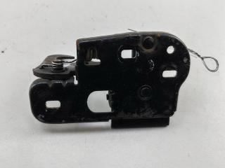 замок капота Volkswagen Passat B6 2008, 2.0 л., дизель, АКПП, серый, универсал, 3C0823480