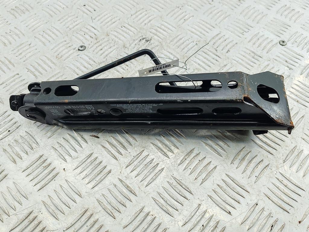 домкрат Opel Vectra B 2001, 1.6 л., бензин, МКПП, красный, седан, 90576819
