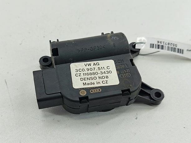 моторчик заслонки печки Volkswagen Passat B6 2008, 2.0 л., дизель, АКПП, серый, универсал, 3C0907511C - фото №1