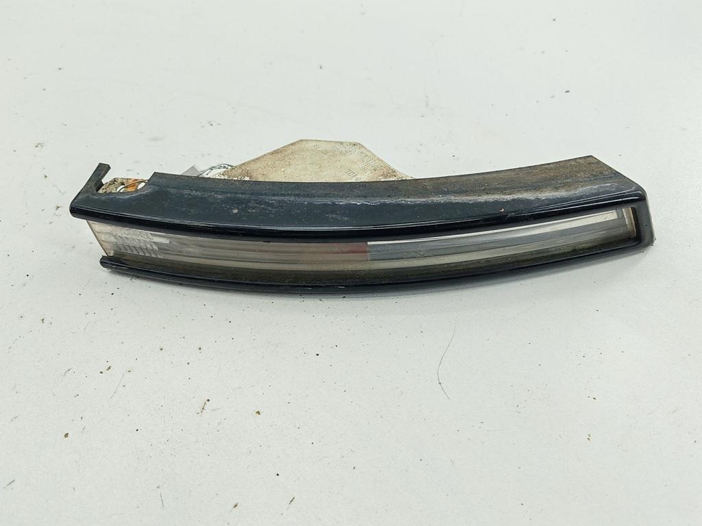 Поворотник (указатель поворота) правый Volkswagen Passat B6 2007, 2.0 л., дизель, МКПП, чёрный, универсал, 3C0953042L