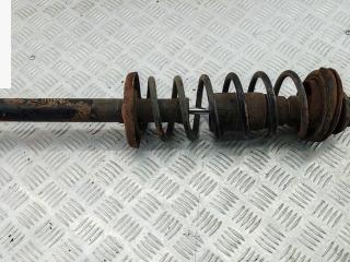 стойка передняя Volkswagen Golf 3 поколение 1997, 1.4 л., бензин, МКПП, красный, хетчбэк 3 дв.