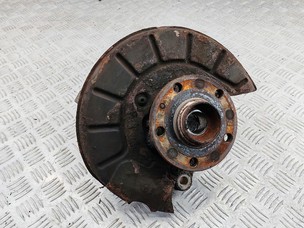 ступица передняя левая Volkswagen Passat B6 2005, 2.0 л., дизель, АКПП, серый, универсал