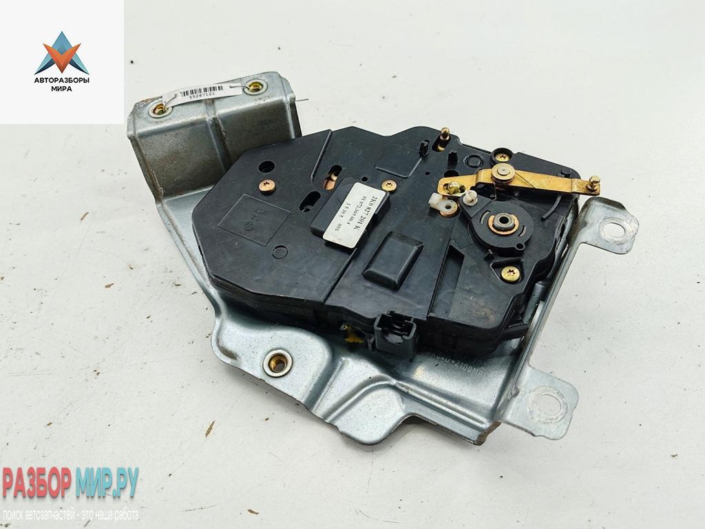 Активатор (привод) замка двери задней левой Volkswagen Caddy 3 поколение 2005, 2.0 л., дизель, МКПП, белый, фургон, 2K0827201K - фото №1