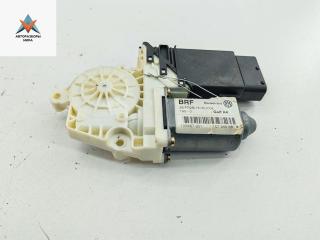 моторчик стеклоподъемника передний левый Volkswagen Golf 4 поколение 2002, 2.0 л., МКПП, универсал, 105404301