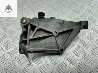 кронштейн генератора Volkswagen Golf 3 поколение 1993, 1.8 л., бензин, МКПП, красный, хетчбэк 5 дв., 028903143AD