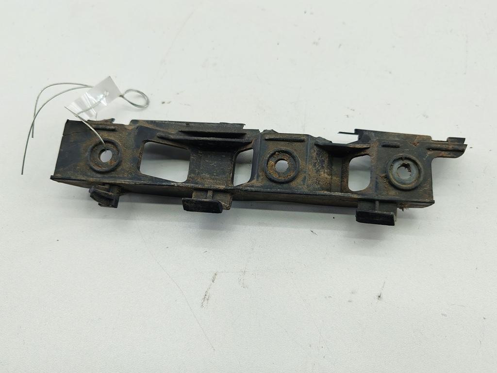 кронштейн переднего бампера Volkswagen Passat B6 2005, 2.0 л., бензин, МКПП, серый, универсал, 3C0807184 - фото №1