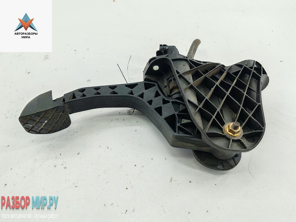 педаль сцепления Volkswagen Passat B6 2005, 2.0 л., бензин, МКПП, серый, универсал, 3C1721059G - фото №1