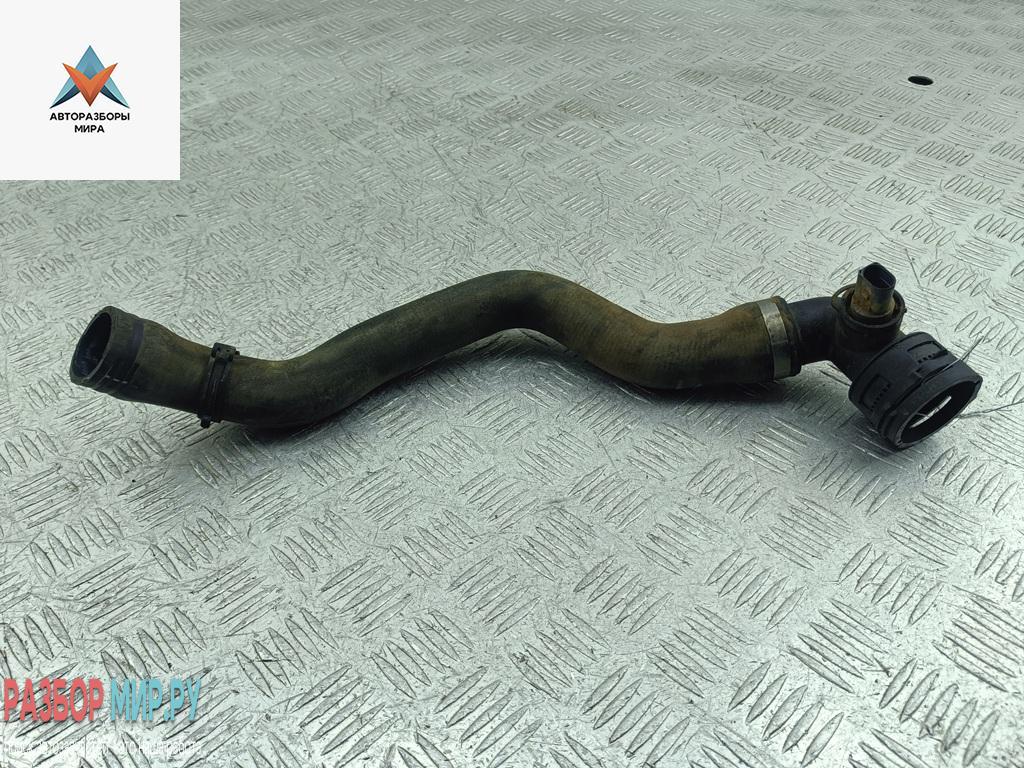 патрубок радиатора Volkswagen Touareg 1 поколение 2006, 3.0 л., дизель, 7L6122051S, 7L6122291M - фото №1