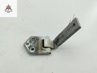петля двери Volkswagen Caddy 3 поколение 2005, белый, фургон, 2K0827151B
