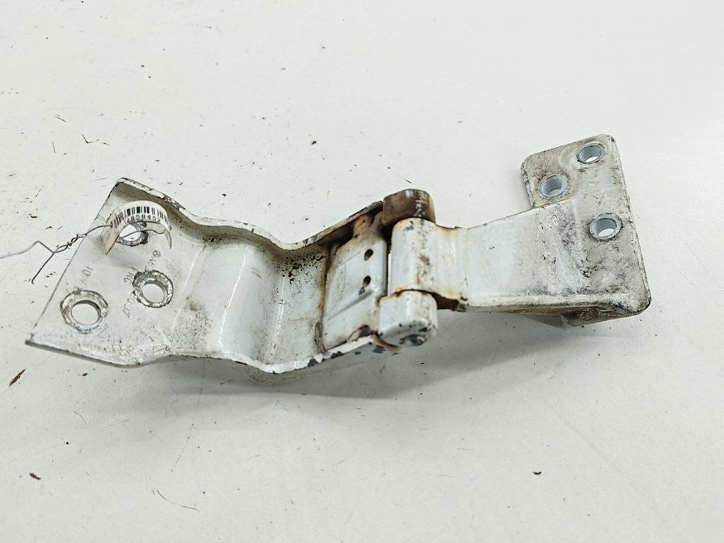 петля двери Mercedes-Benz Vito 2009, белый, микроавтобус, 6397402037